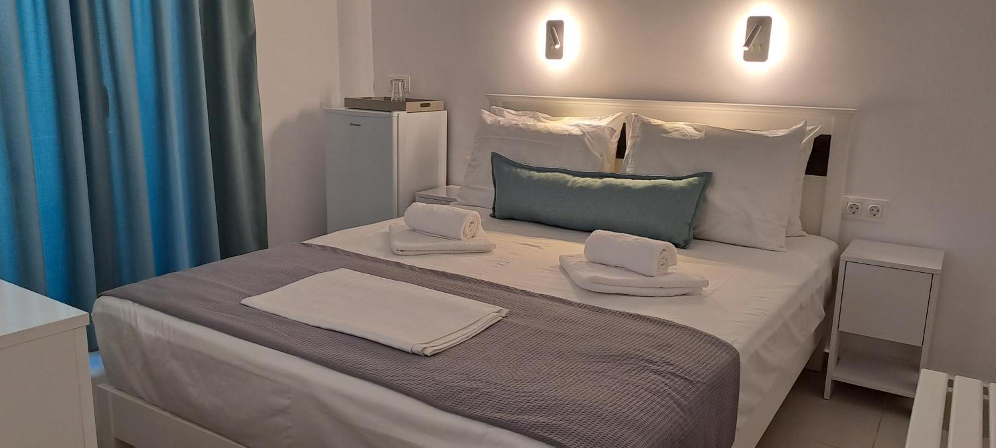 Dinas Inn Piso Livadi Extérieur photo