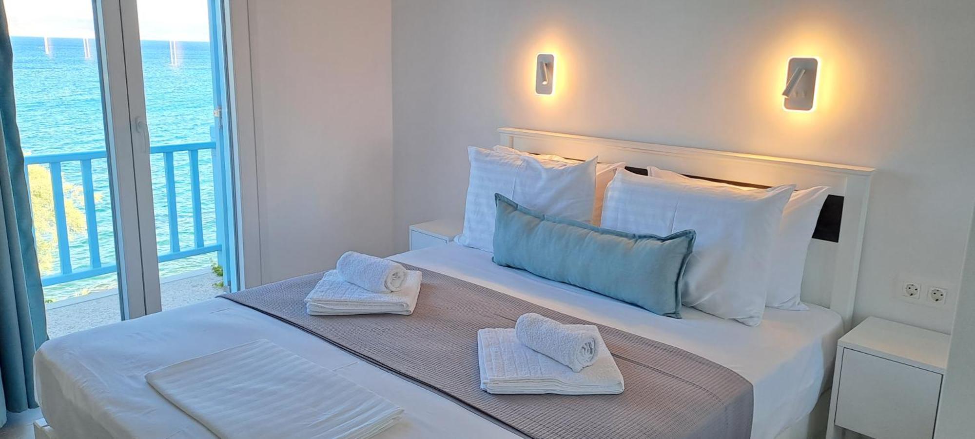 Dinas Inn Piso Livadi Extérieur photo